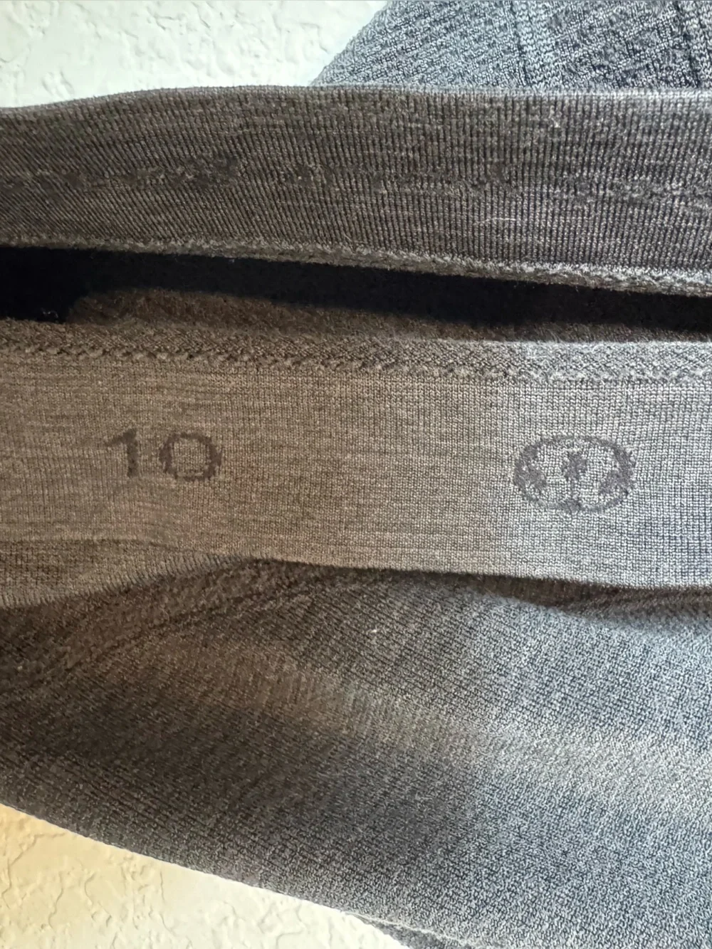 Lululemon Swiftly Tech Seamless Long Sleeve Active Top Charcoal Gray Women’s 10
